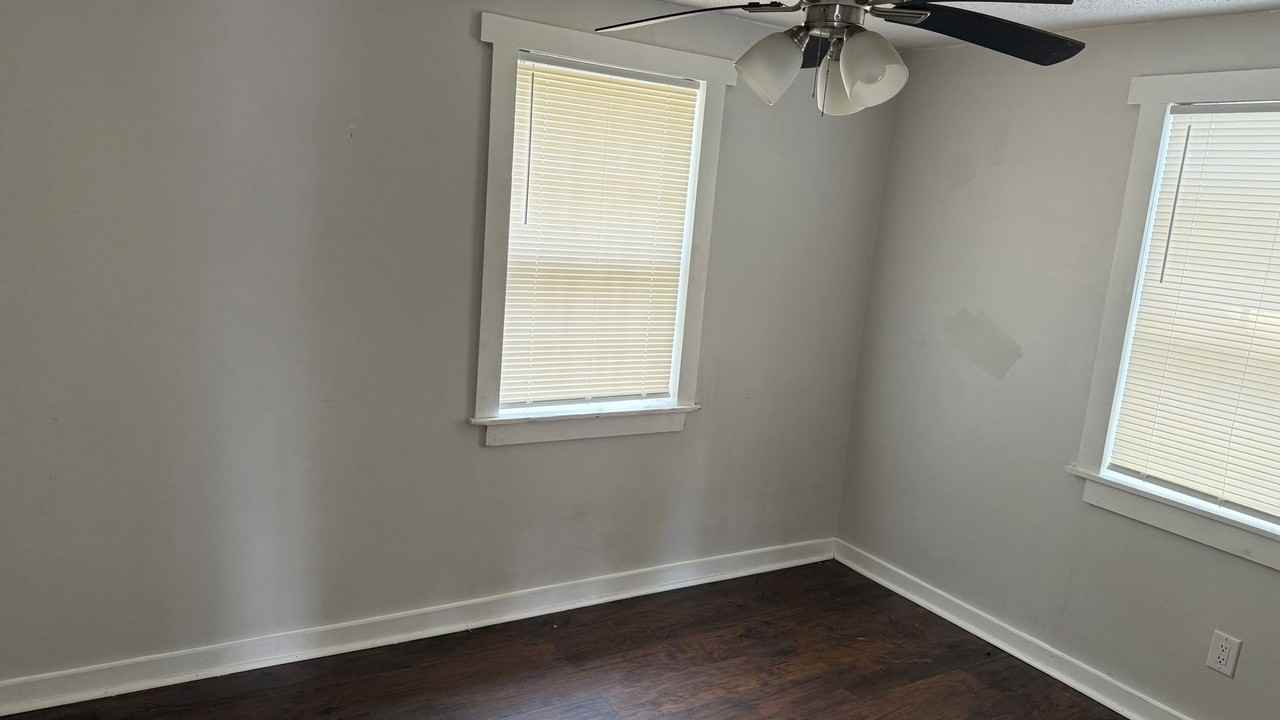 2100 Patch St - Photo 3 of 9