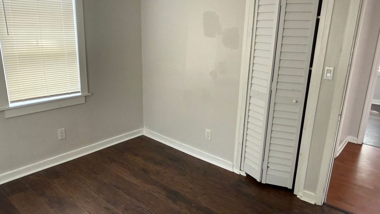 2100 Patch St - Photo 6 of 9