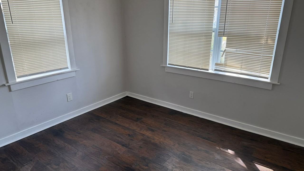 2100 Patch St - Photo 7 of 9