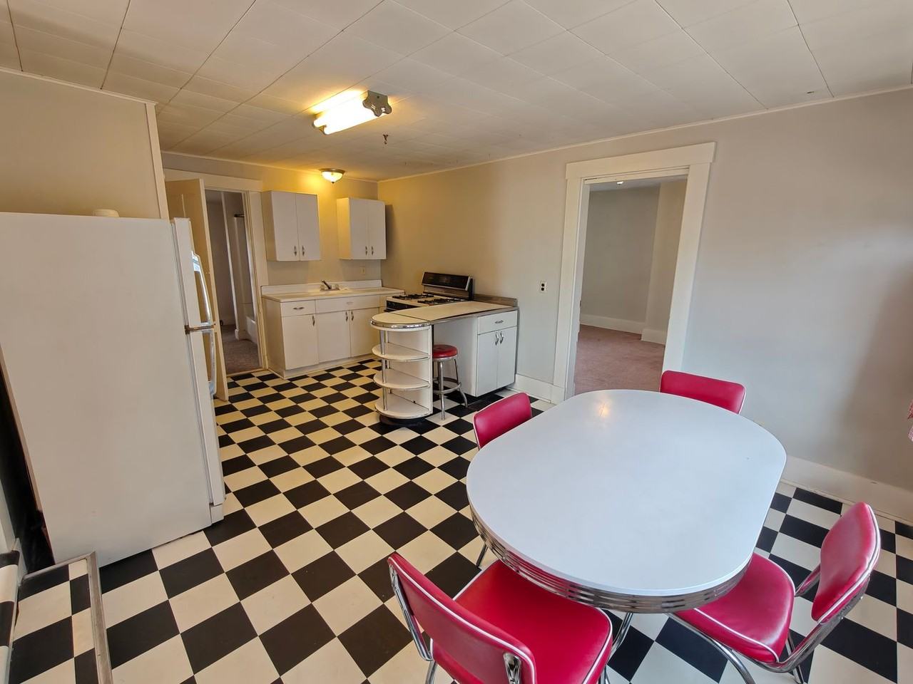 26 E Mechanic St - Photo 2 of 15