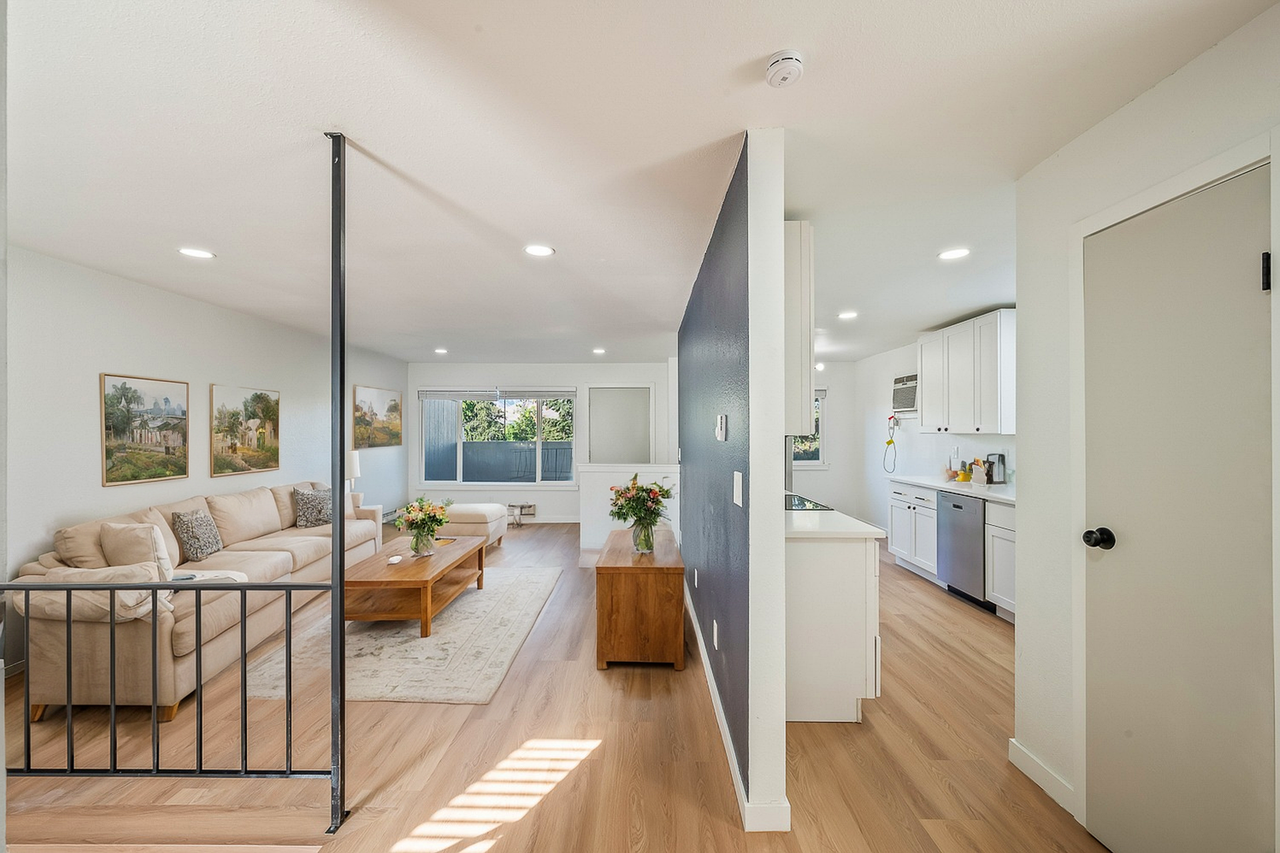 450 6th St. NE - Photo 3 of 13