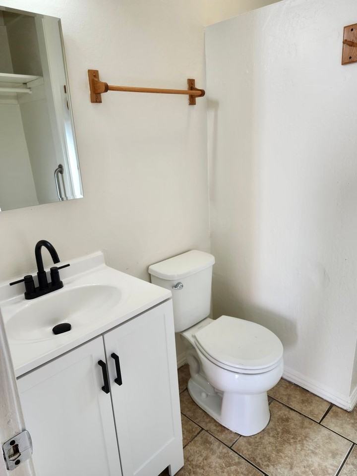 822 West Ave - Photo 2 of 5