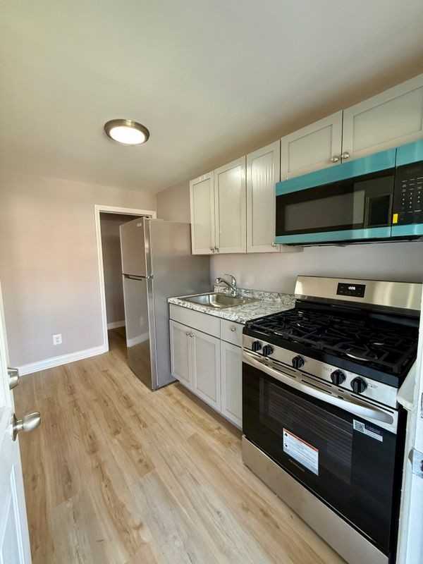 607 Lucia Ave - Photo 5 of 12