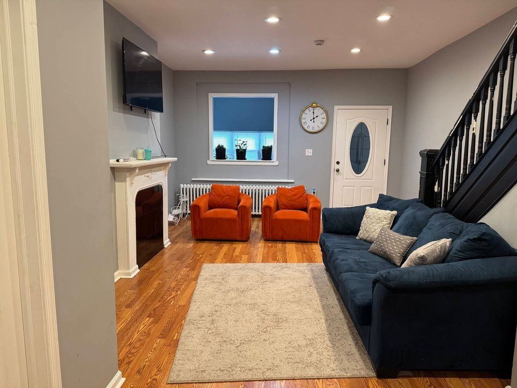 145 W Hansberry St - Photo 2 of 12