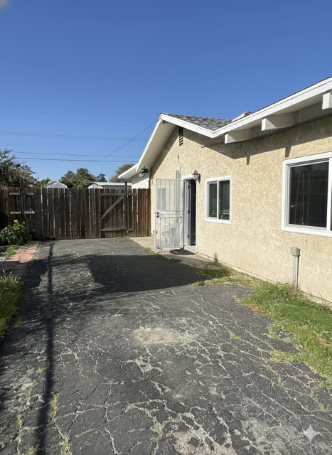 11047 Fenway St - Photo 3 of 3