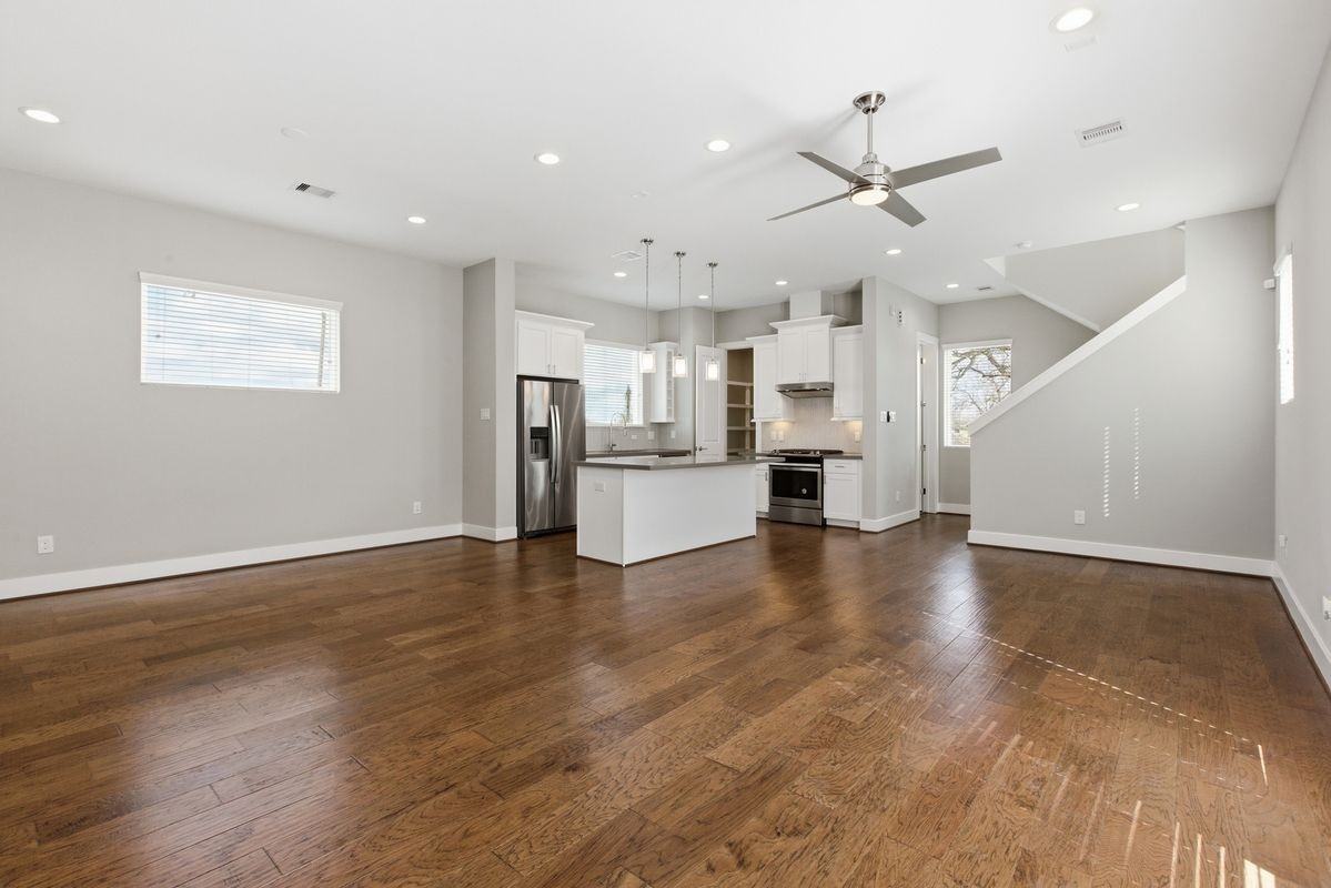 1222 Upton St - Photo 3 of 3