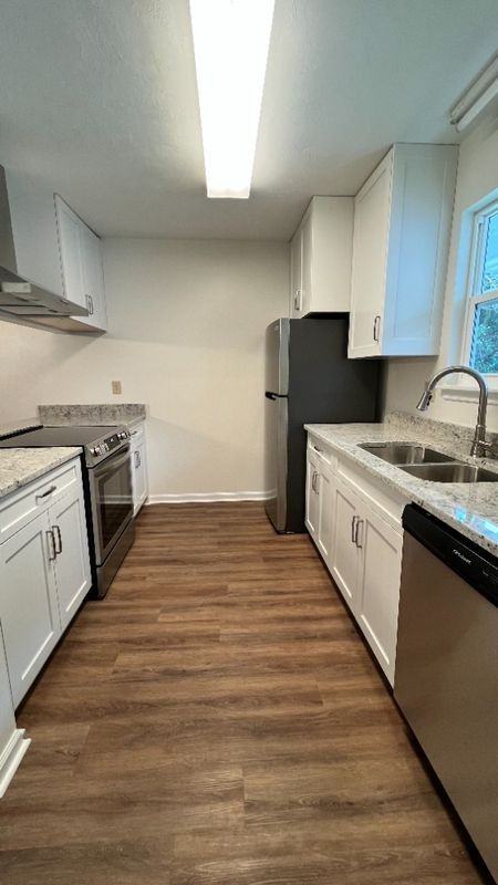 818 Jamestown Ct - Photo 2 of 16