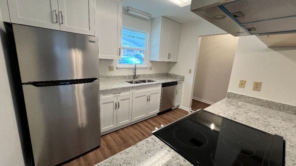 818 Jamestown Ct - Photo 3 of 16