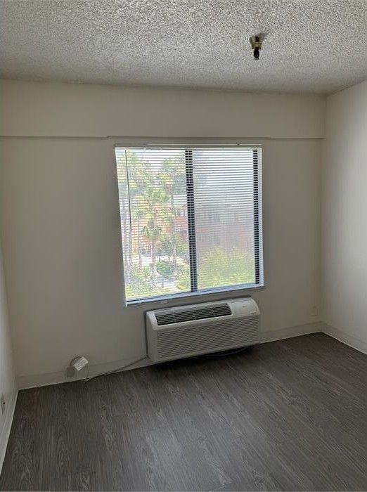 363 E Gilbert St ##208 - Photo 5 of 8