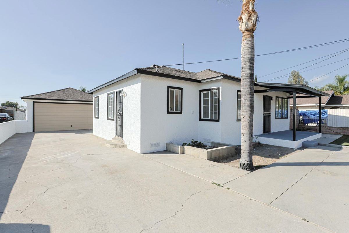 7522 Newcomb St - Photo 2 of 36