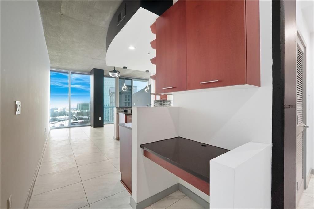 3324 Peachtree Rd - Photo 6 of 38