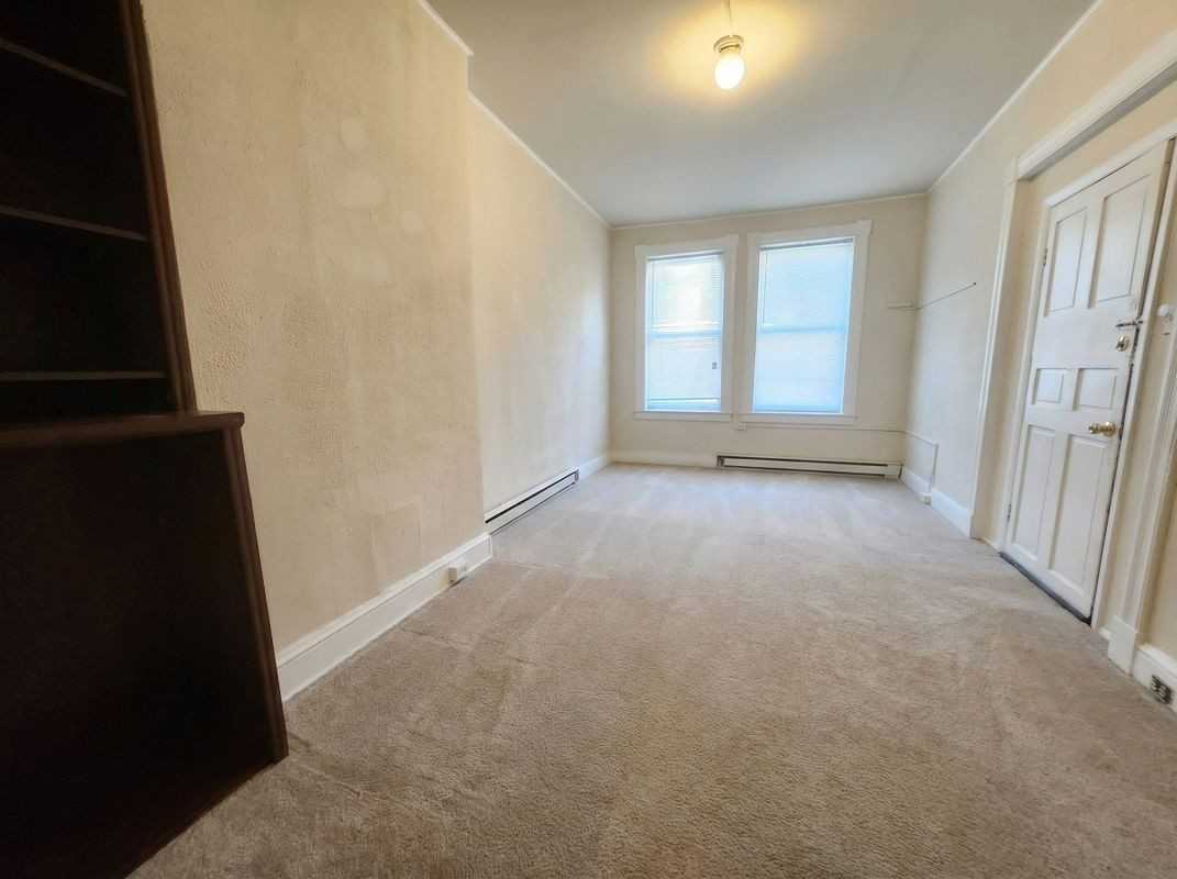 304 E King St ##1 - Photo 5 of 8