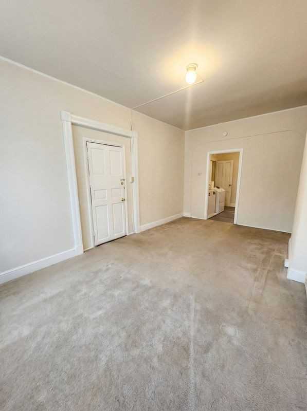 304 E King St ##1 - Photo 6 of 8