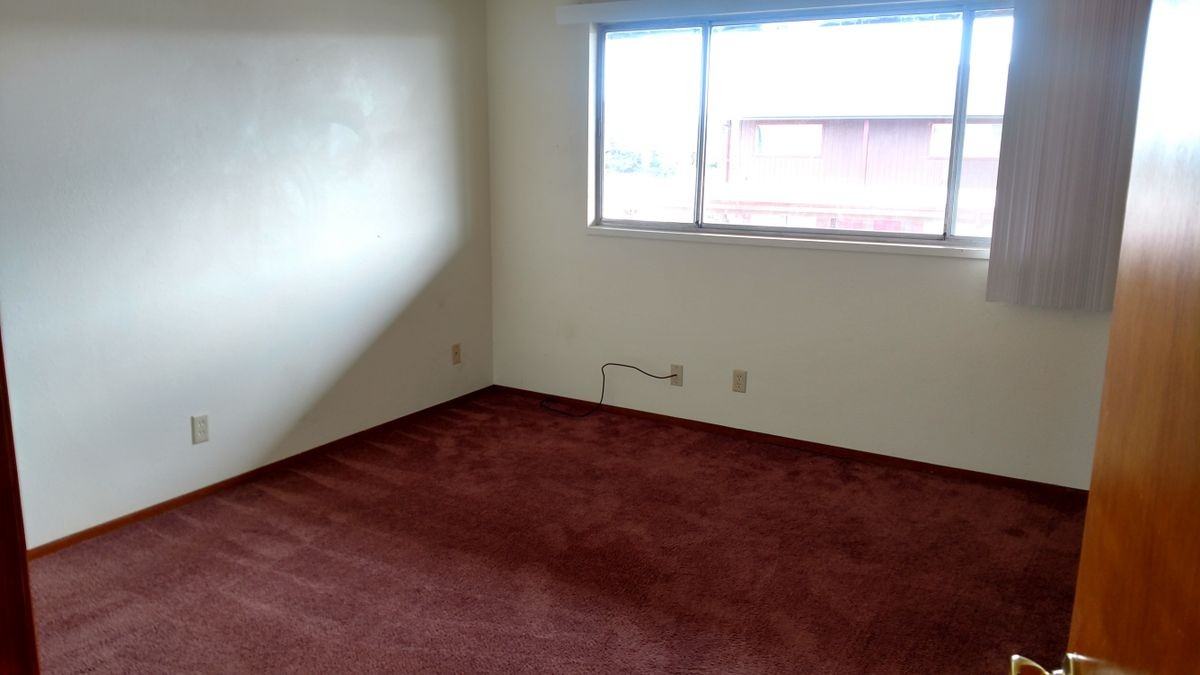 1648 Fischer Ave - Photo 6 of 8