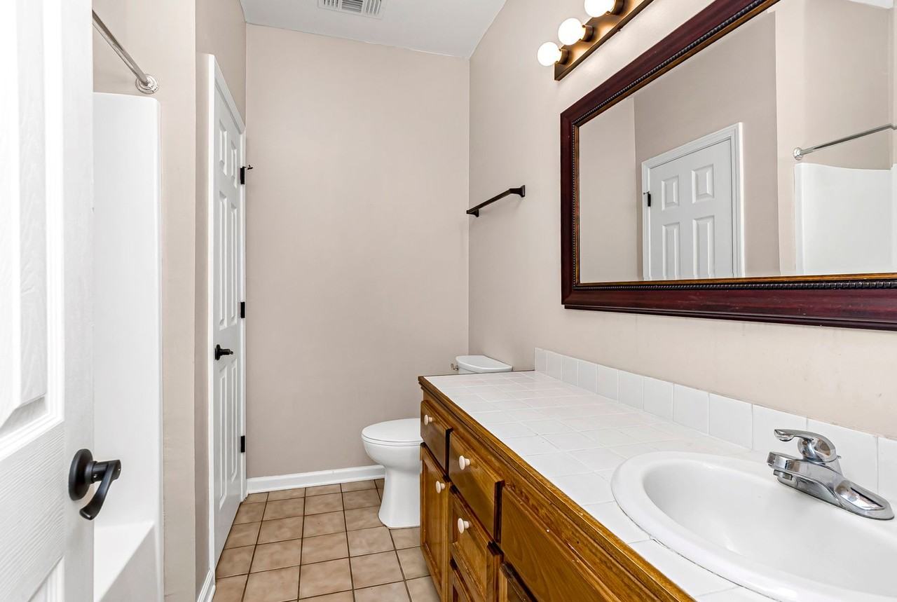 15322 Wentworth Ct - Photo 7 of 12