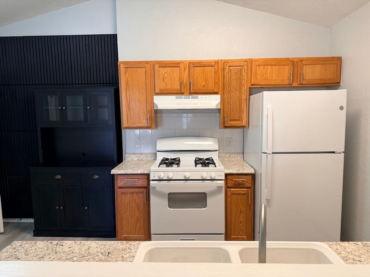 2308 Heatherfield Ln - Photo 3 of 21