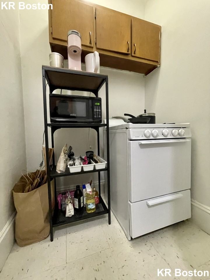 Commonwealth Ave #32 - Photo 4 of 21