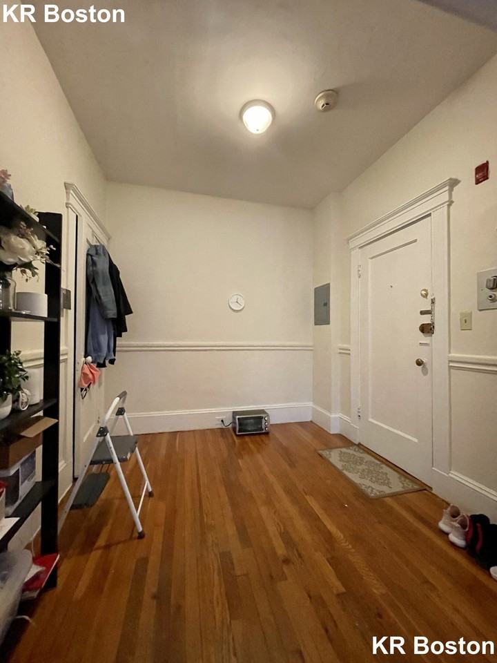 Commonwealth Ave #32 - Photo 5 of 21