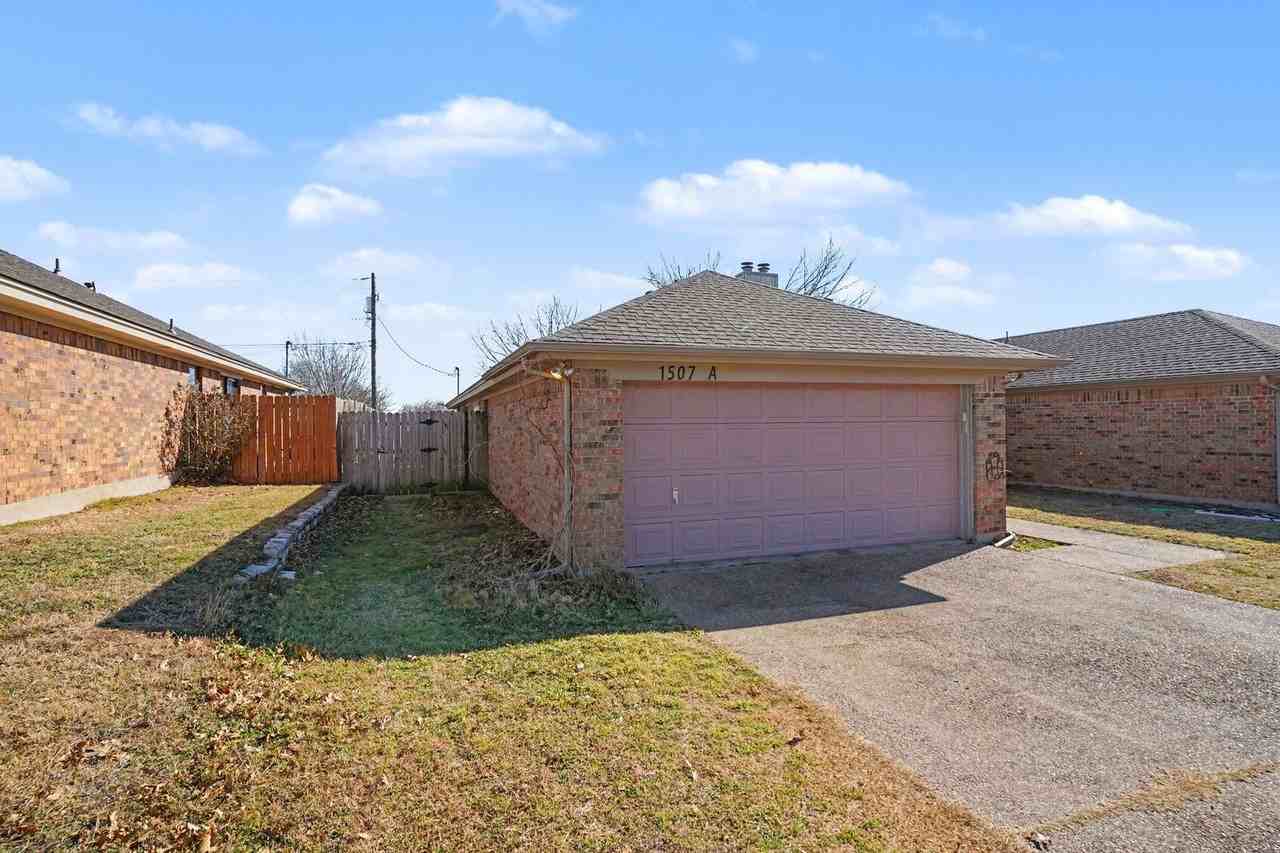 1507 Lindsey Ln #A - Photo 2 of 27