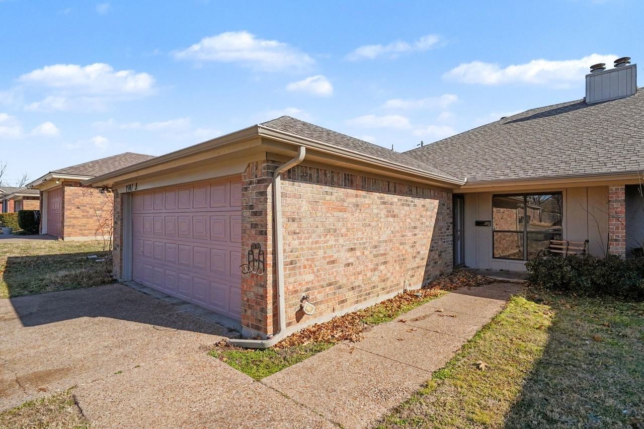 1507 Lindsey Ln #A - Photo 3 of 27