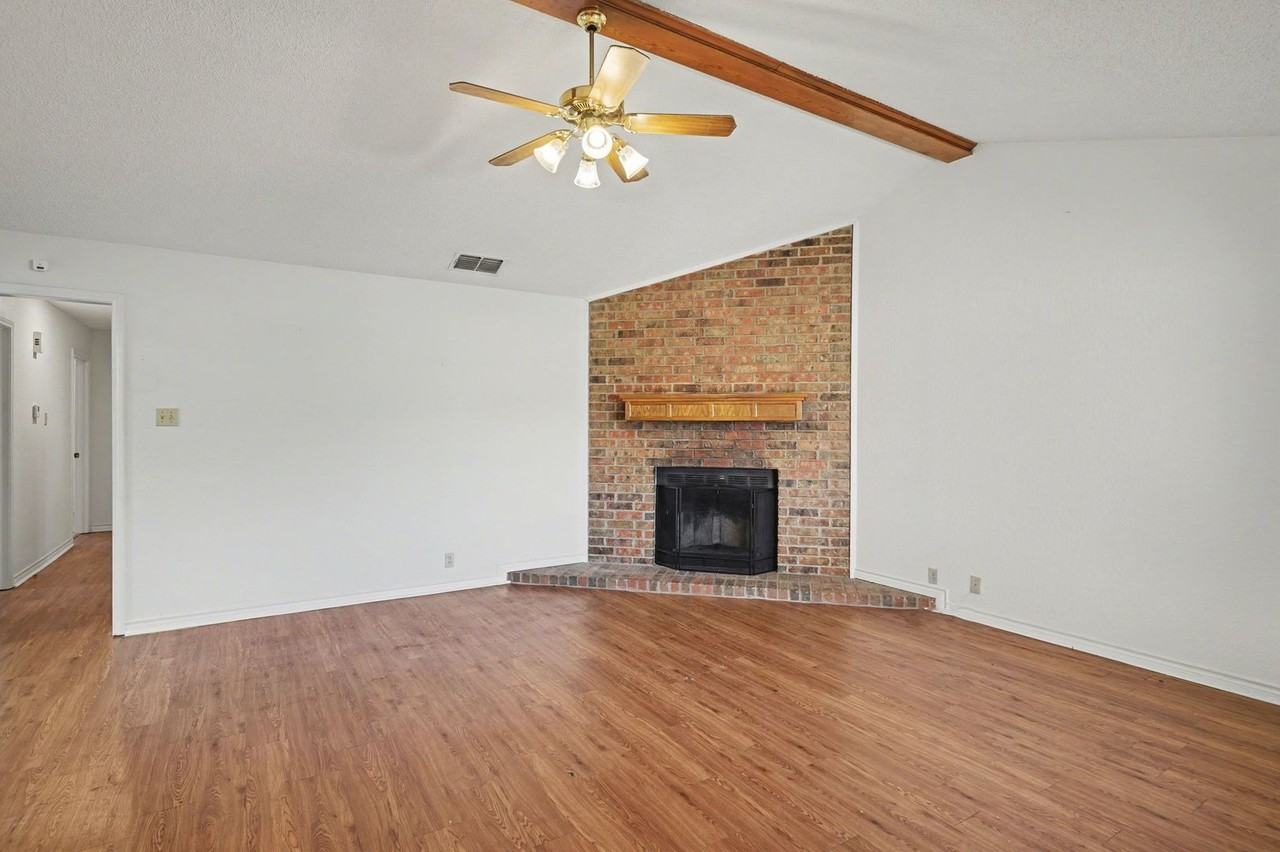 1507 Lindsey Ln #A - Photo 4 of 27