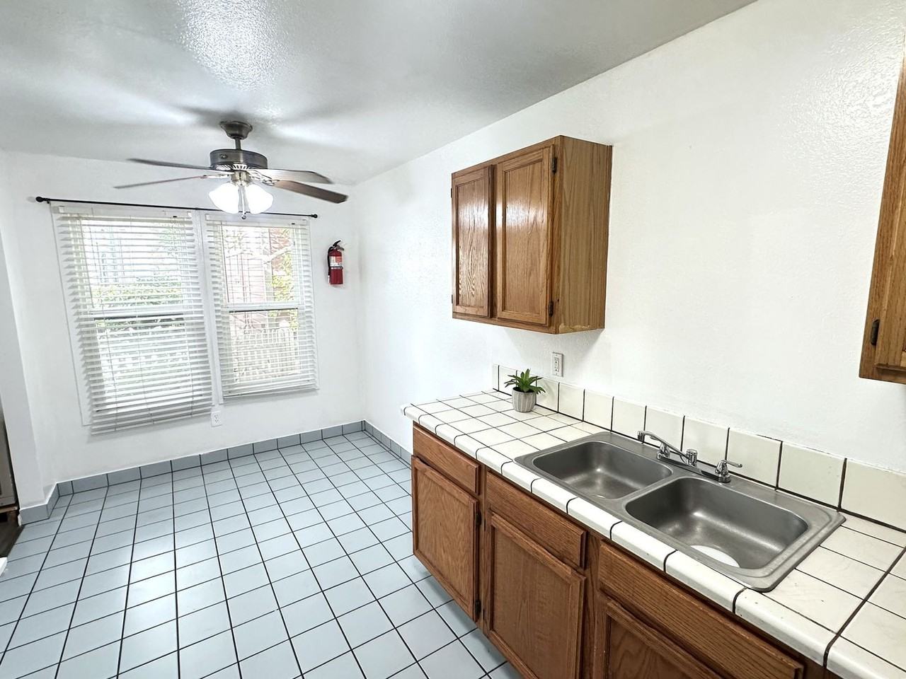 1800 6th St - Photo 3 of 27