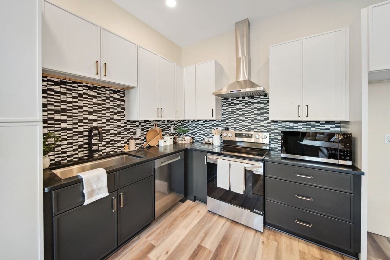 1861 Zeta Way - Photo 7 of 36