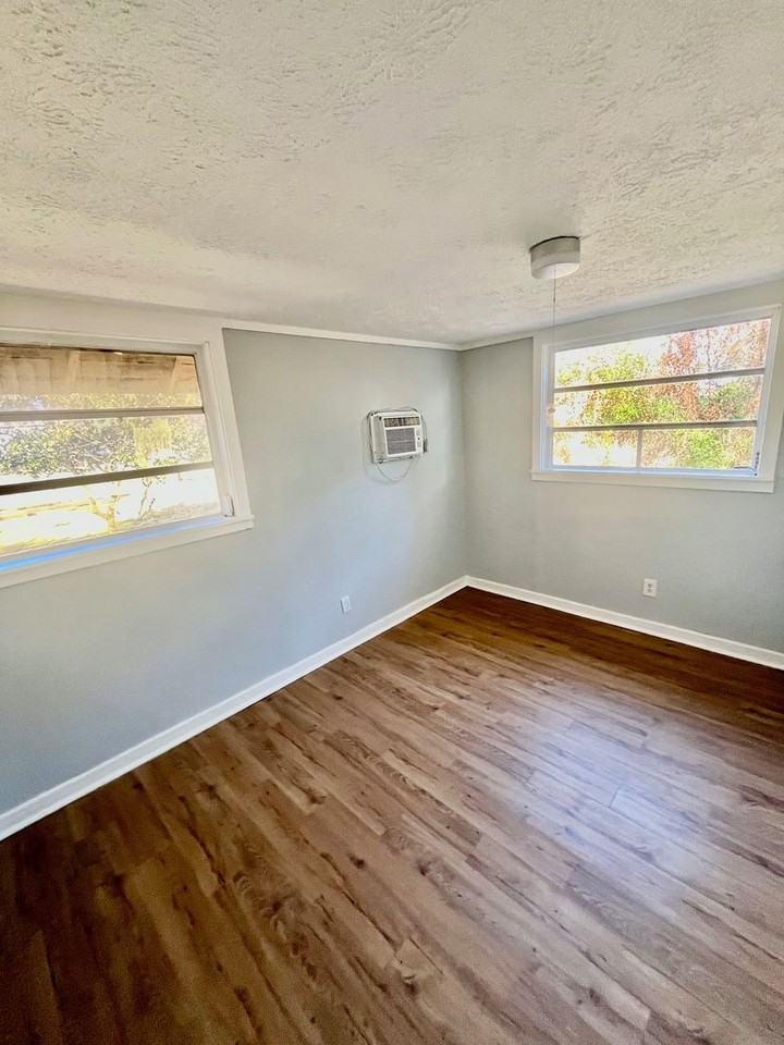 5168 Crooked Ln - Photo 2 of 5