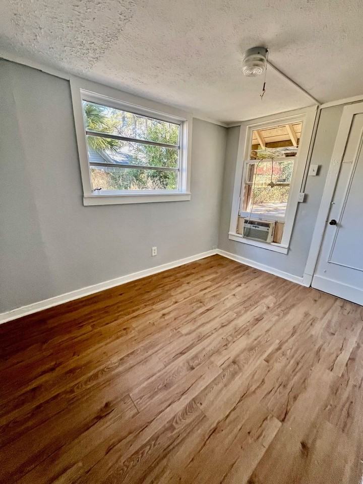 5168 Crooked Ln - Photo 3 of 5