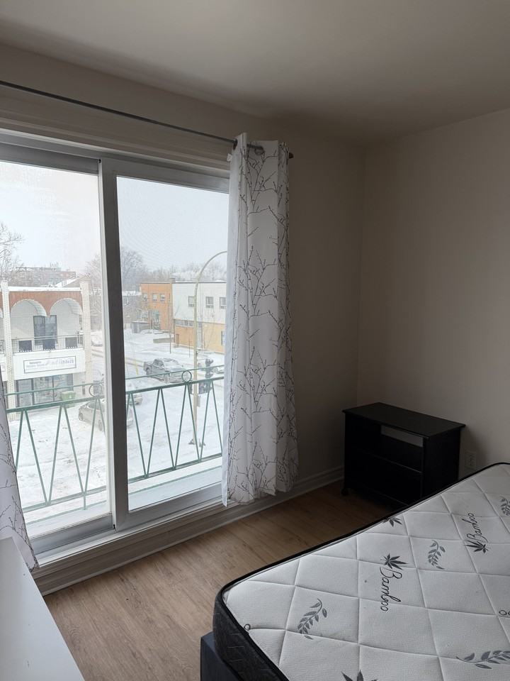 6905 2e Avenue #11 - Photo 2 of 8