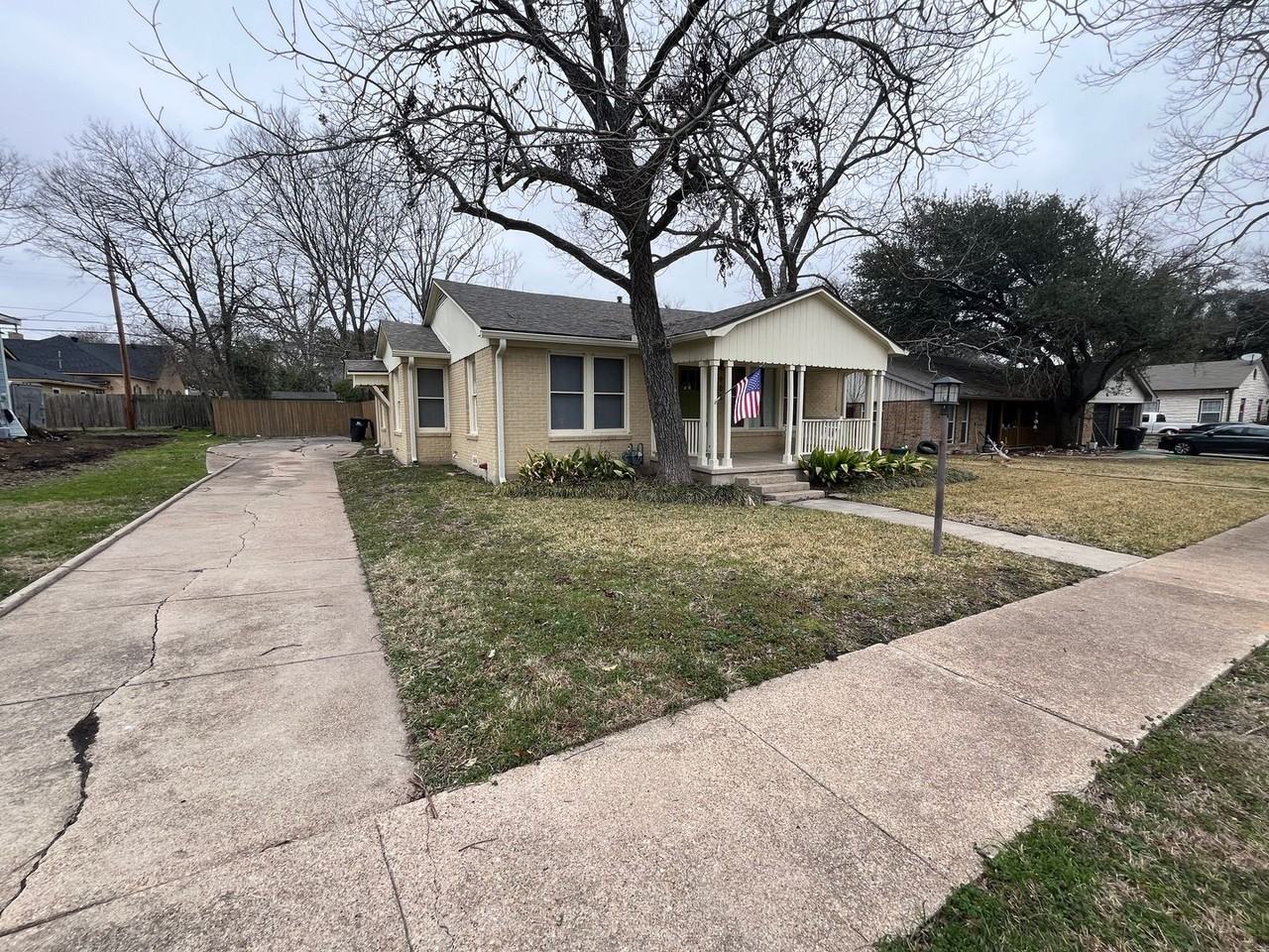908 N 9th St - Photo 2 of 25