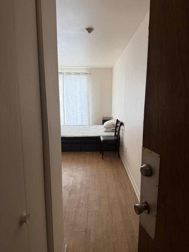 6905 2e Avenue #11 - Photo 6 of 8