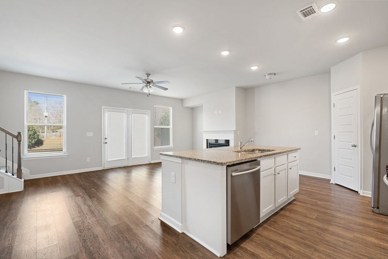 3609 Prospect Point Dr - Photo 6 of 32