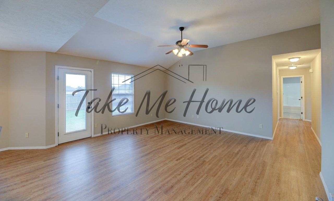 453 N Chandler Ave - Photo 3 of 22