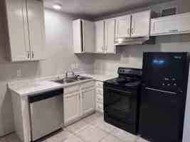featured image of 901 Parmer Ave #6