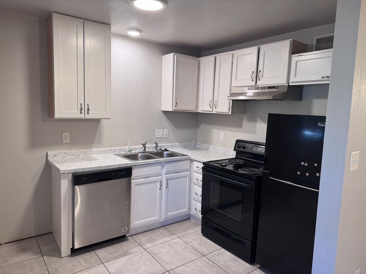 901 Parmer Ave #6 - Photo 3 of 11