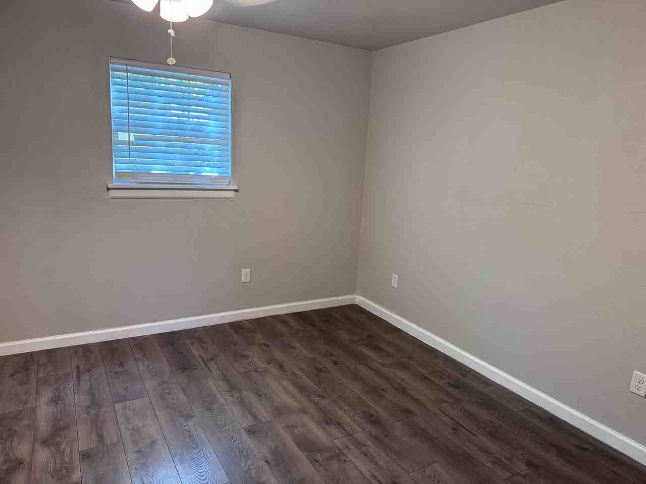 901 Parmer Ave #6 - Photo 4 of 11