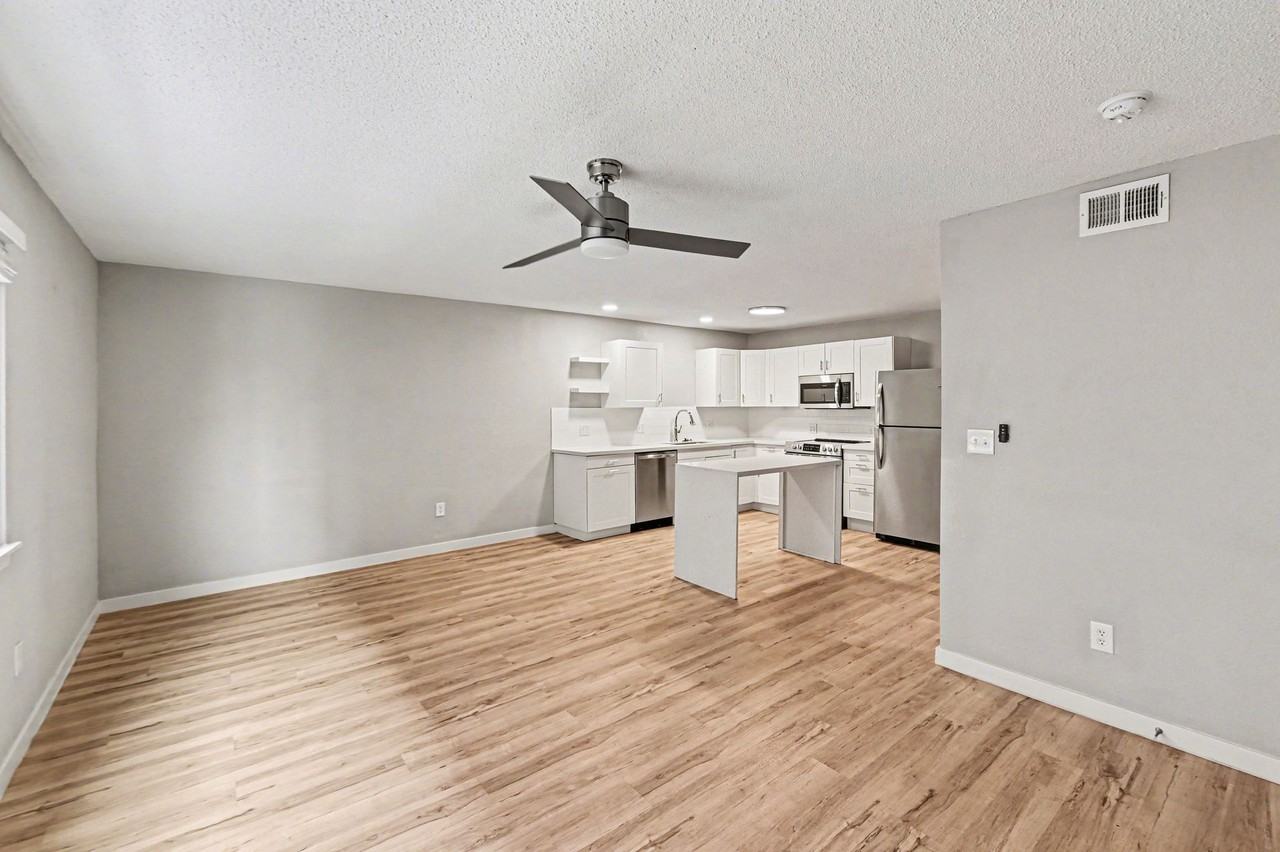 Wyandotte - Photo 2 of 16