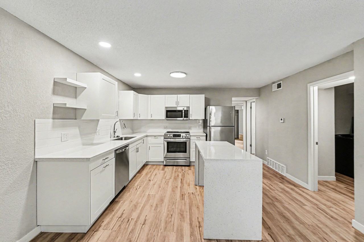 Wyandotte - Photo 4 of 16