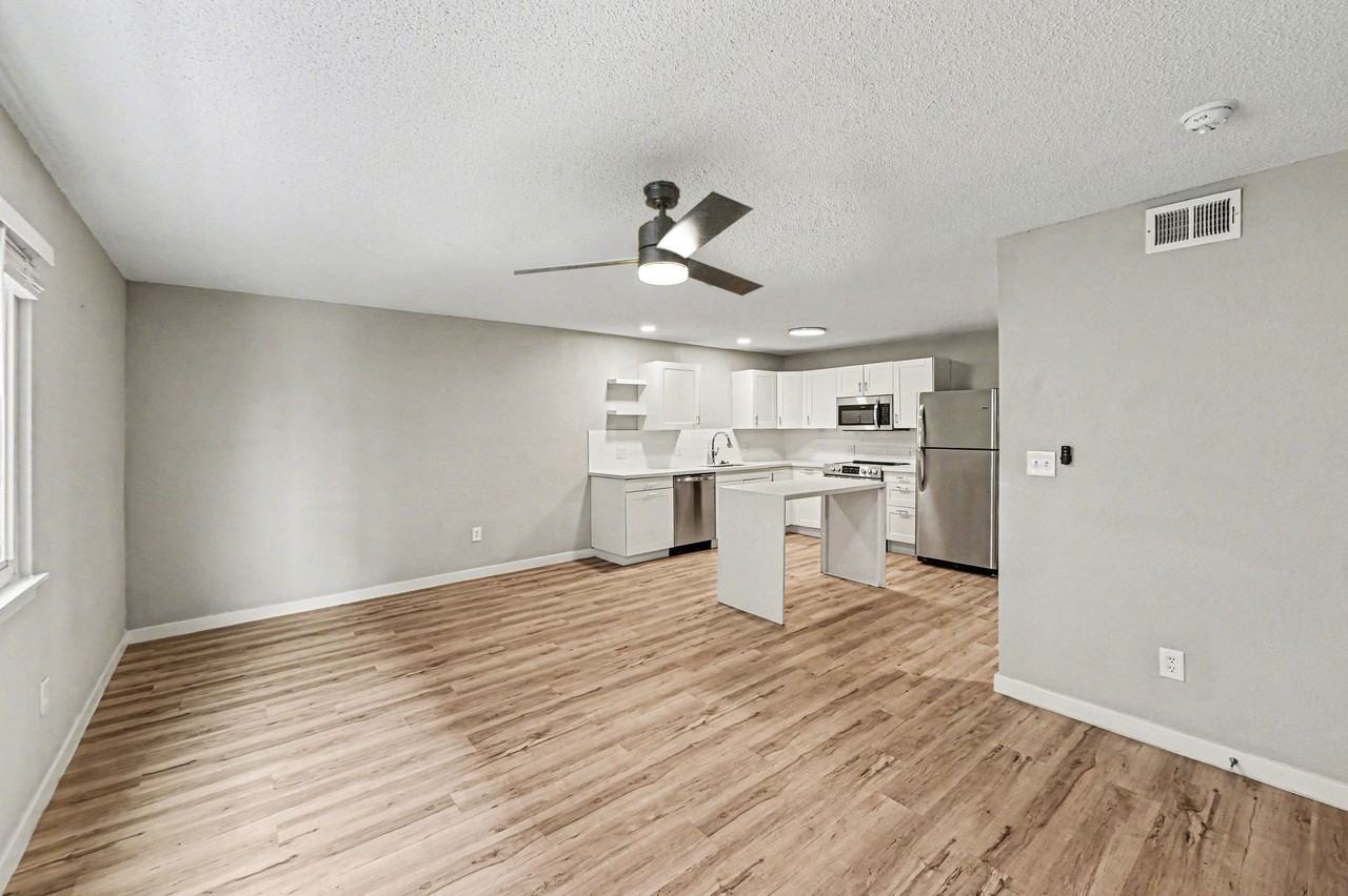 Wyandotte - Photo 5 of 16