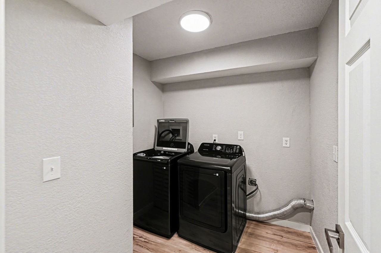 Wyandotte - Photo 6 of 16