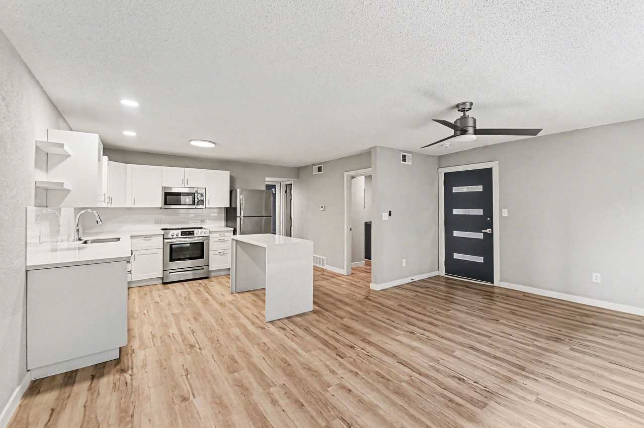 Wyandotte - Photo 7 of 16