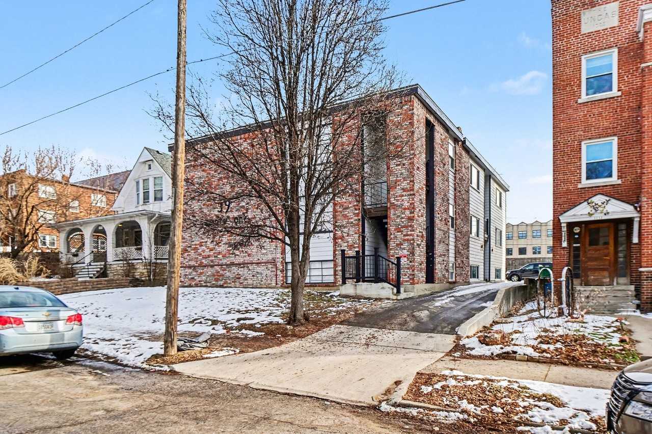 3921 Wyandotte - Photo 2 of 16