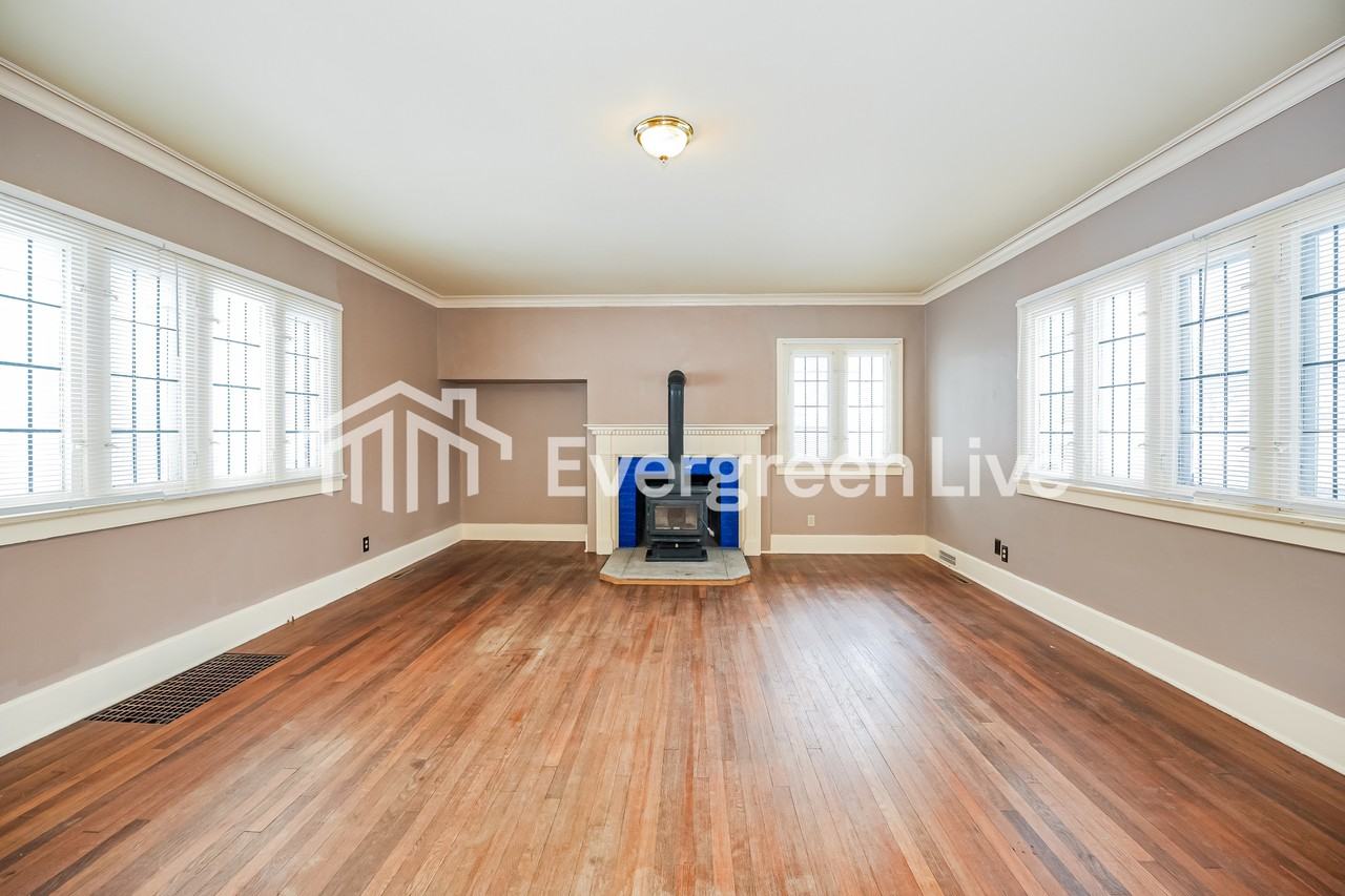 139 Brookline Ave - Photo 3 of 14