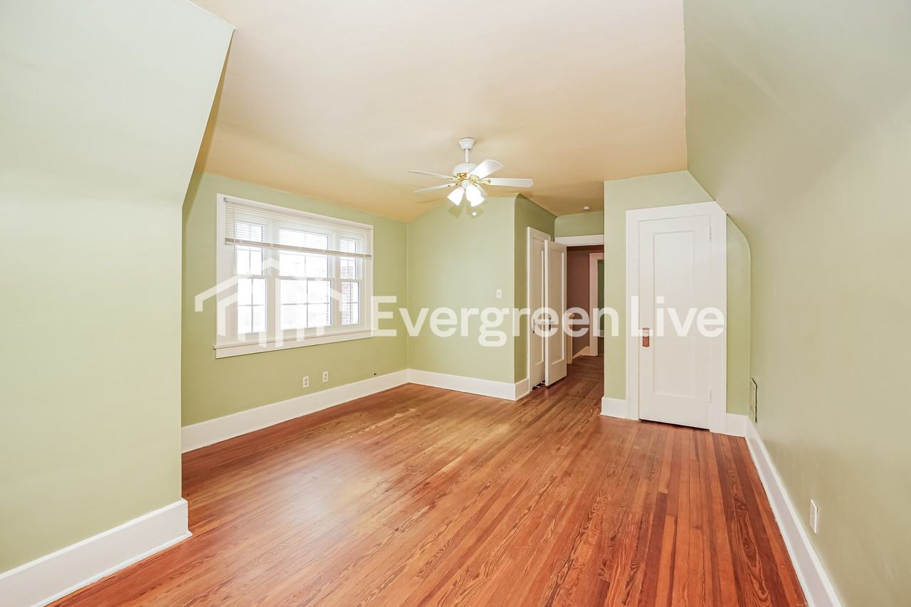 139 Brookline Ave - Photo 7 of 14