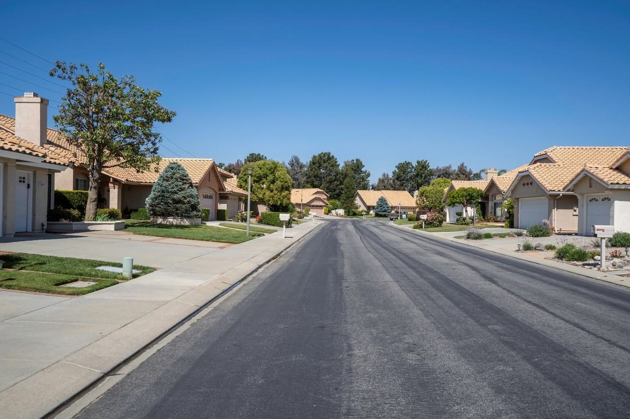 6282 W Bardmoor Ave - Photo 3 of 22