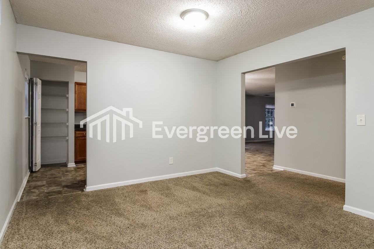 486 Fox Trot Dr - Photo 4 of 15