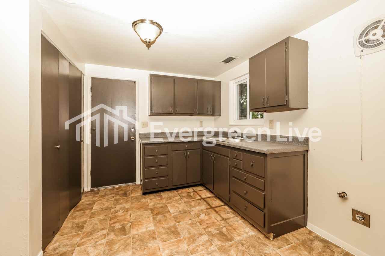 6428 Celestine St - Photo 7 of 15