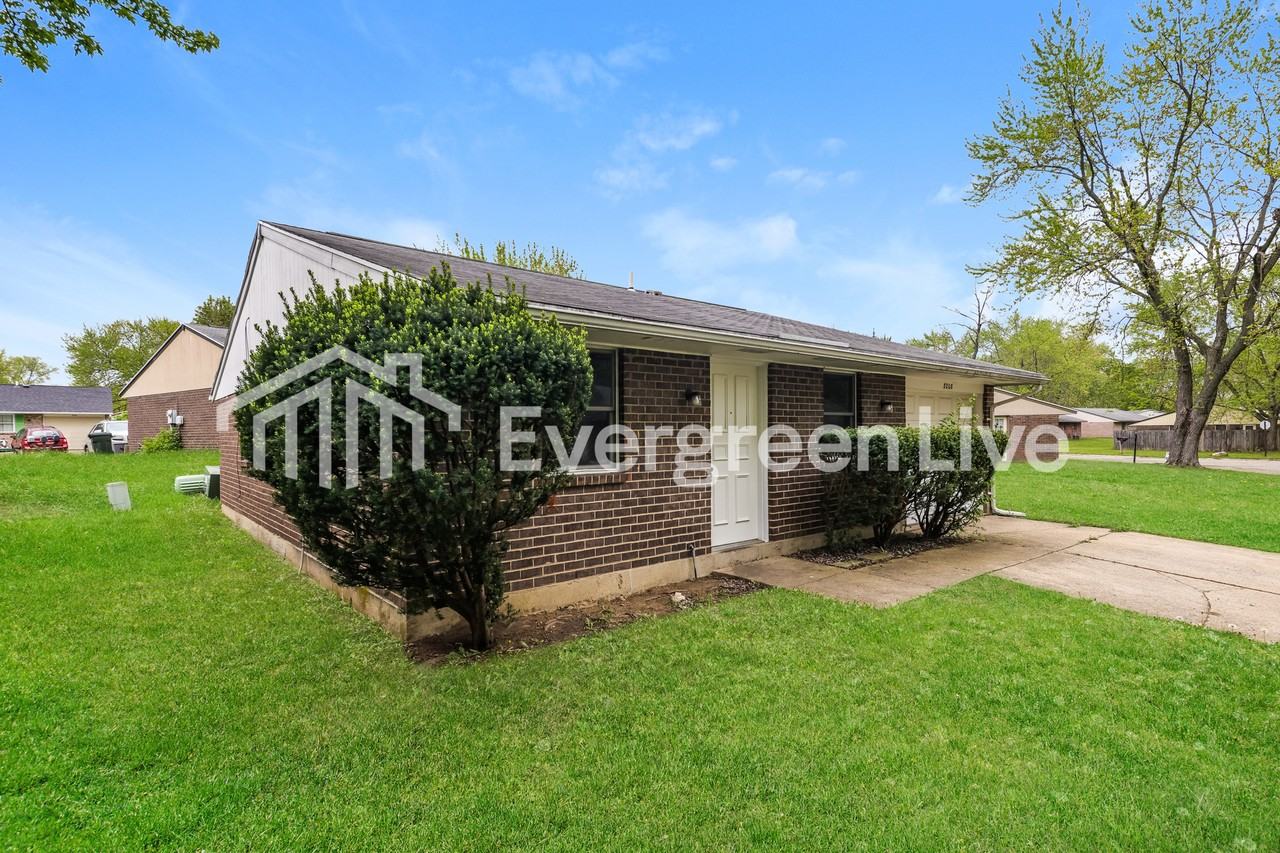 8208 Mount Charles Dr - Photo 2 of 15