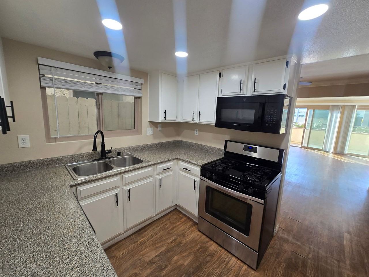 918 Palm Ave - Photo 6 of 12